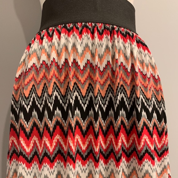 Chevron Bubble Skirt - Picture 2 of 8